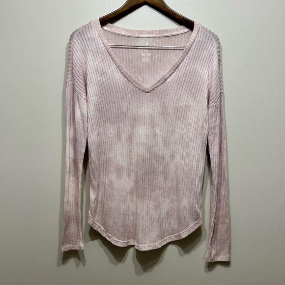 ✨$7 CLEAR-OUT✨ American Eagle Soft & Sexy Ribbed Long Sleeve V Neck Shirt Pink - Picture 4 of 7